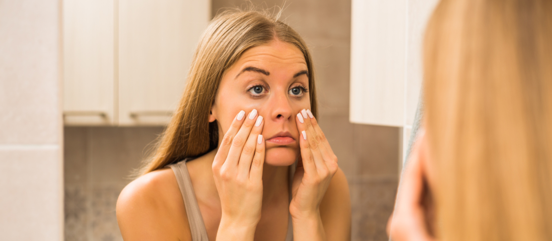 Nascondere le occhiaie: come scegliere e applicare il correttore giusto