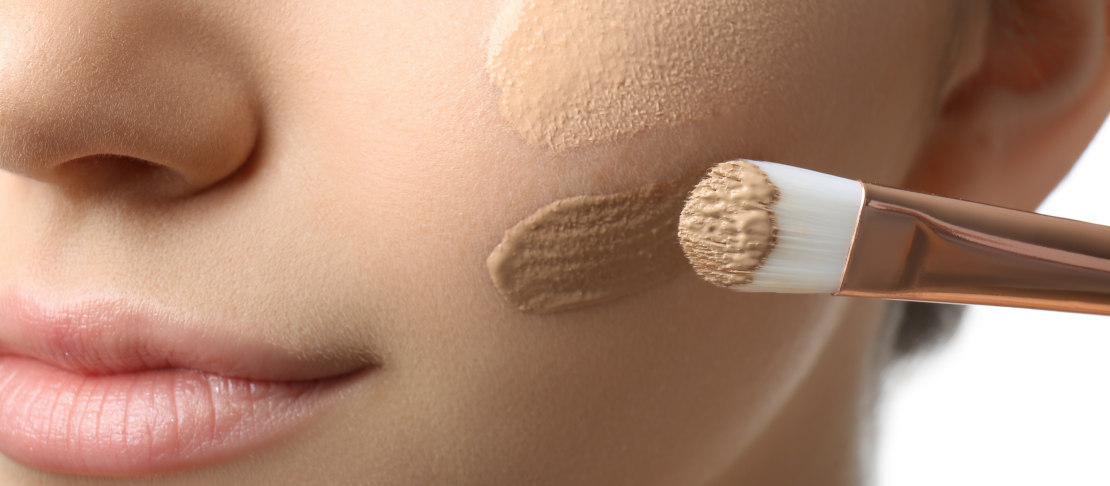 Come mettere il fondotinta: guida step by step per una base naturale e uniforme